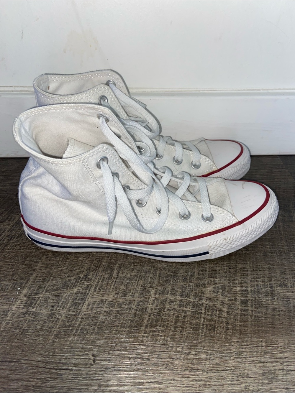 Classic white high top converse - Picture 2 of 9